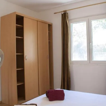 In With Seaview, Balcony, Wifi, Dishwasher *