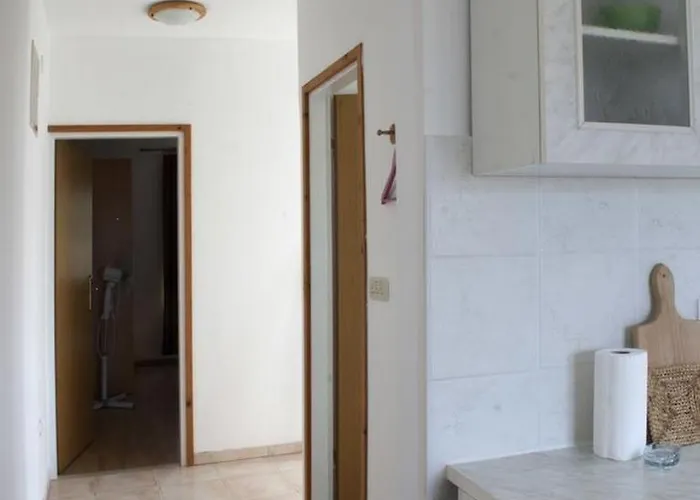 In With Seaview, Balcony, Wifi, Dishwasher *